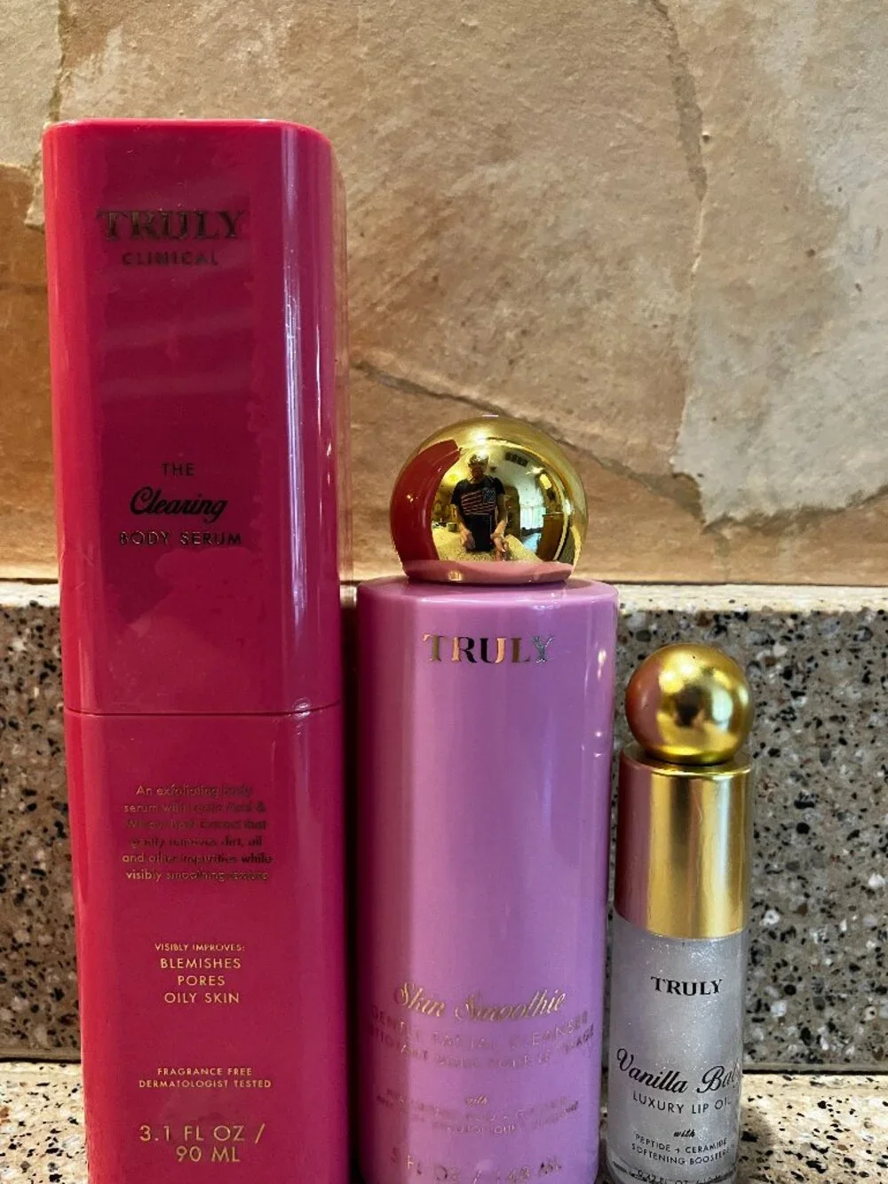 Truly Set Of Facial Cleanser , Body Serum and Lip Oil! Brand new!